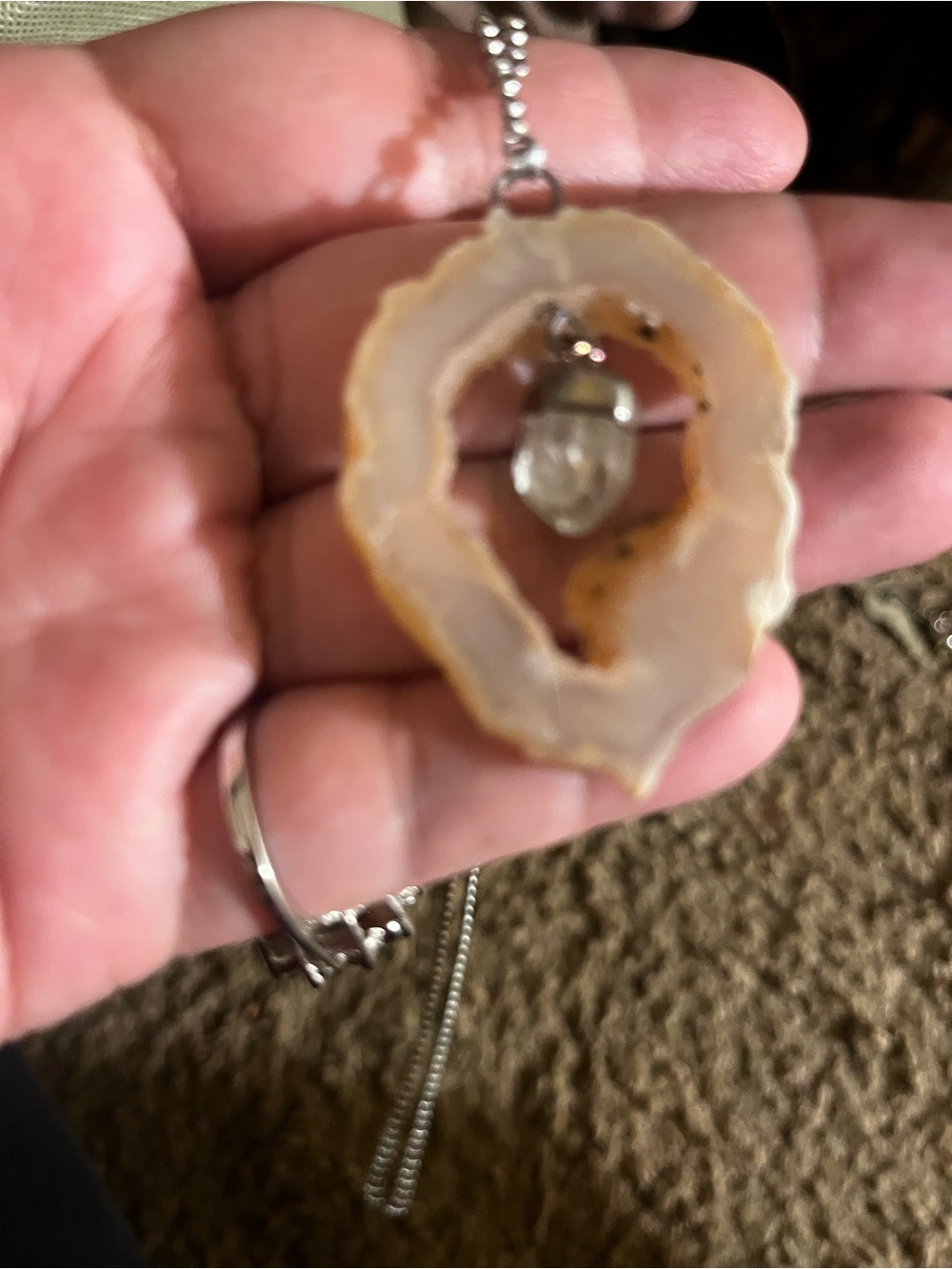 Natural Agate Slice Pendant Necklace in Cream and Gold